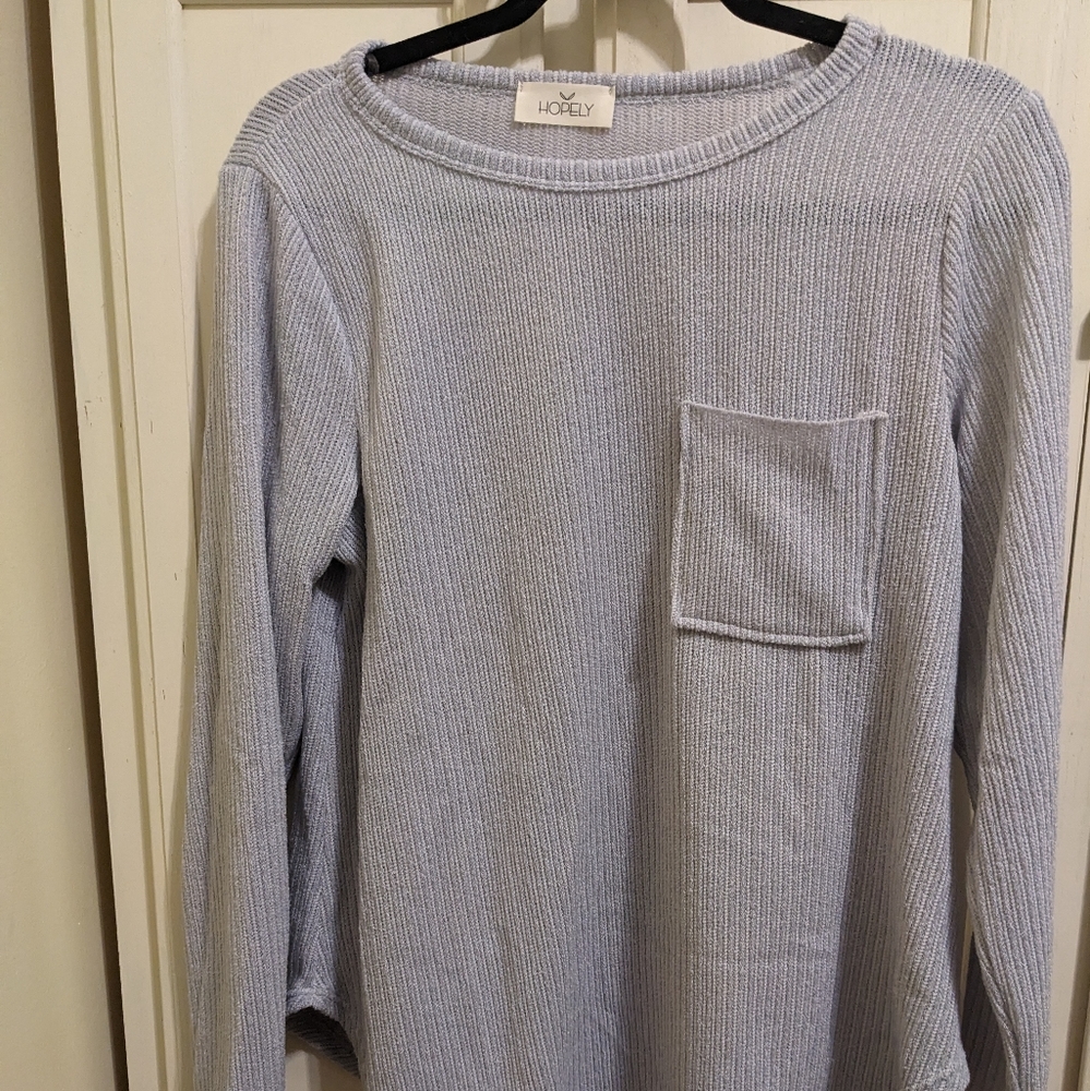 NWOT Hopely light gray curved hem textured top
